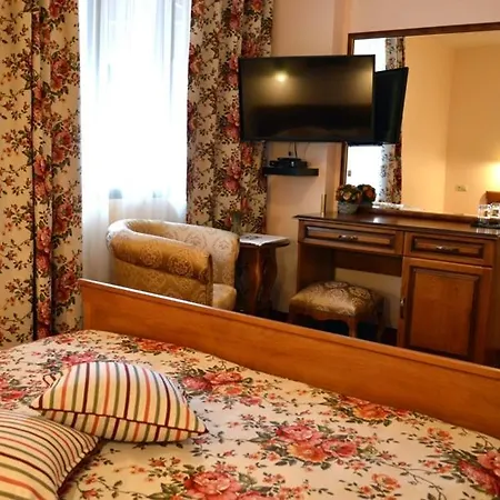 מלון Boutique Vsk Kentavar 4*